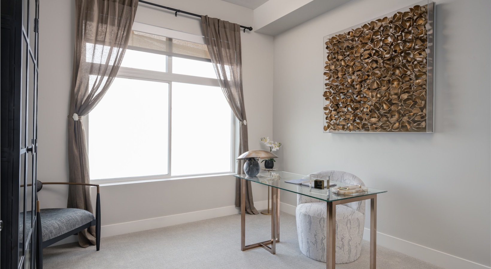 Senior Living Apartments in Farmington Bri at Station Park